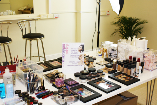 make up table